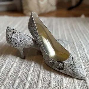 INC International Concepts Shoes Inc Concept Kitten Heels